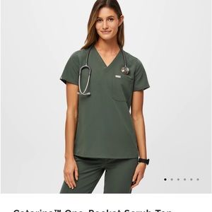 Catarina™ One-Pocket Scrub Top S Moss and Zamora™ Jogger Scrub Pants SP Moss SET